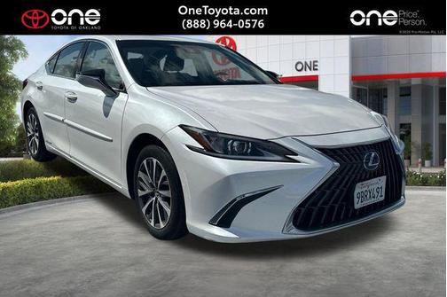Eminent White Pearl 2022 Lexus ES 300h Base