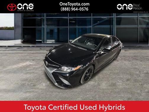 2020 Toyota Camry SE