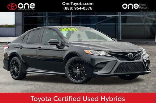 2020 Toyota Camry SE