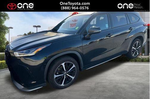 Midnight Black Metallic 2021 Toyota Highlander XSE