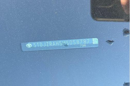 Midnight Black Metallic 2021 Toyota Highlander XSE