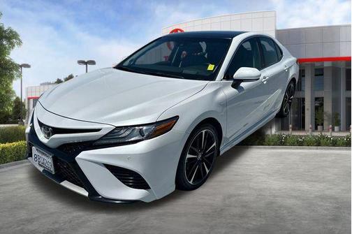 White 2018 Toyota Camry XSE
