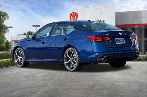 Deep Blue Pearl 2024 Nissan Altima SR FWD