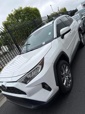 2020 Toyota RAV4 XLE Premium