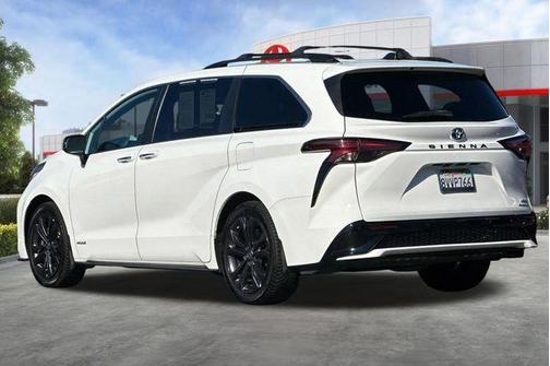 2021 Toyota Sienna XSE 7 Passenger