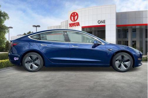 Pearl White Multi-Coat 2019 Tesla Model 3 Long Range