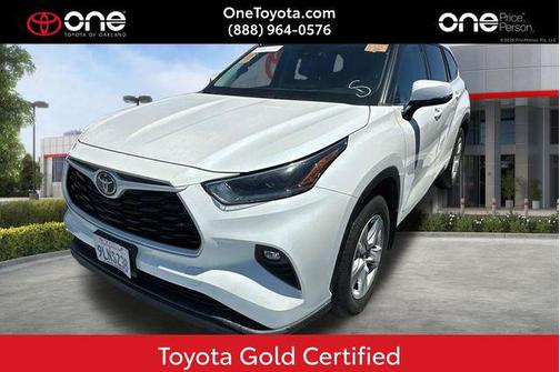 Blizzard Pearl 2021 Toyota Highlander LE