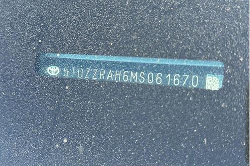 Blizzard Pearl 2021 Toyota Highlander LE