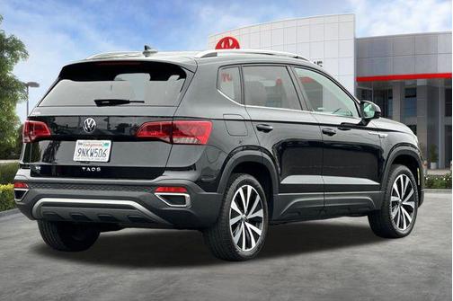 Deep Black 2023 Volkswagen Taos 1.5T SE
