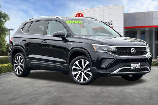 Deep Black 2023 Volkswagen Taos 1.5T SE