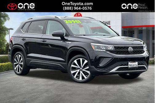 Deep Black 2023 Volkswagen Taos 1.5T SE