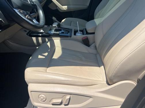 2022 Audi Q5 45 S line Premium
