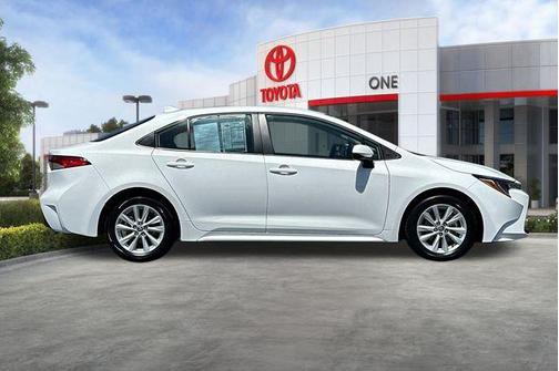 Ice Cap 2025 Toyota Corolla LE