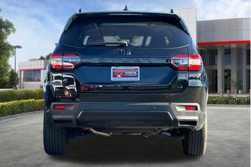 2023 Honda Pilot AWD Elite