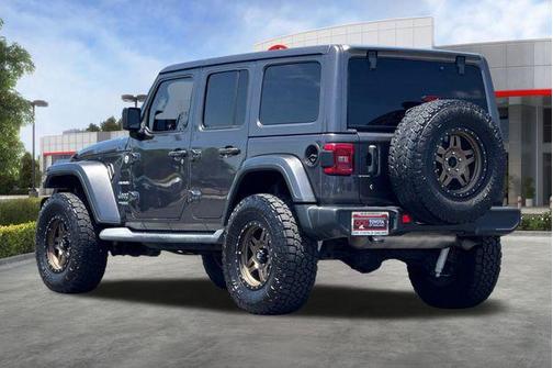 Granite Crystal Metallic Clearcoat 2018 Jeep Wrangler Unlimited Sahara