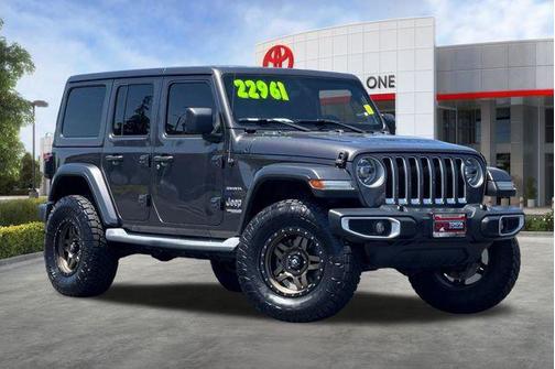 Granite Crystal Metallic Clearcoat 2018 Jeep Wrangler Unlimited Sahara