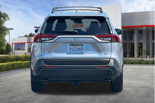 Silver Sky Metallic 2019 Toyota RAV4 LE