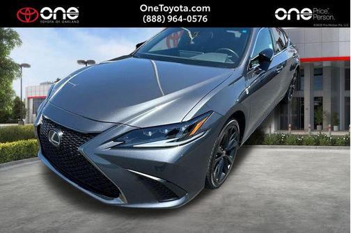 Cloudburst Gray 2023 Lexus ES 300h F SPORT Handling