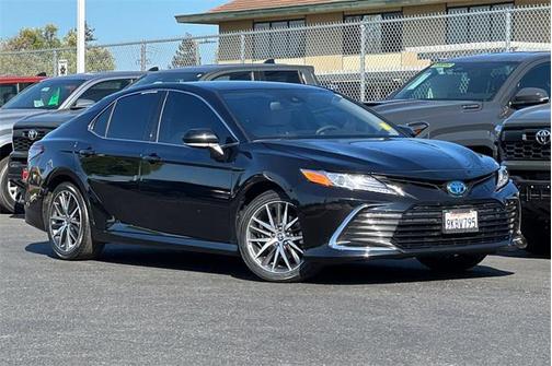 2024 Toyota Camry Hybrid XLE
