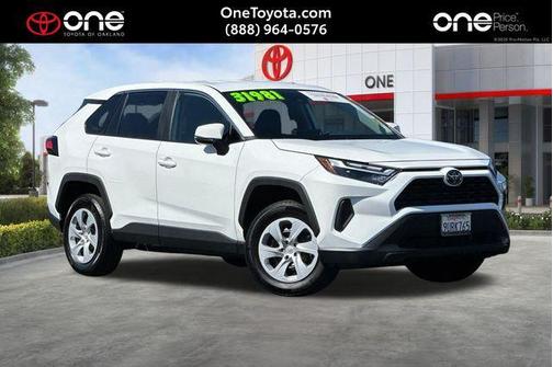 Ice Cap 2025 Toyota RAV4 LE