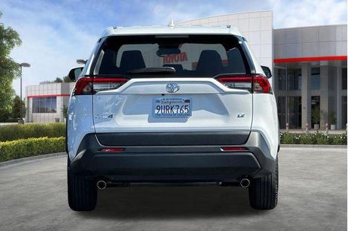 Ice Cap 2025 Toyota RAV4 LE