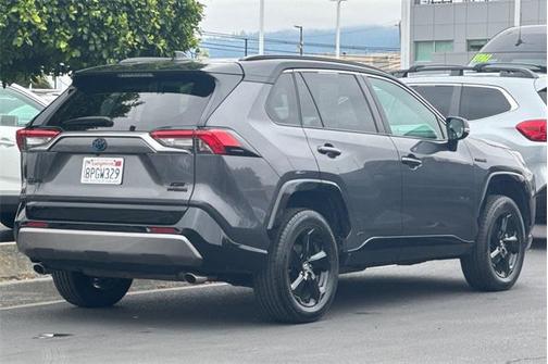 2020 Toyota RAV4 Hybrid SE
