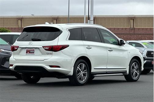 2017 INFINITI QX60 Base