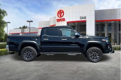 Black 2017 Toyota Tacoma SR