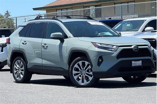 2022 Toyota RAV4 XLE Premium
