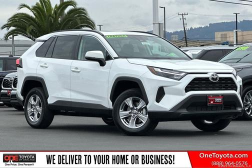 2025 Toyota RAV4 XLE