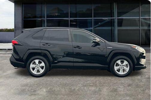2020 Toyota RAV4 Hybrid XLE
