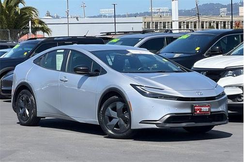 2023 Toyota Prius LE