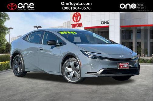 2024 Toyota Prius LE