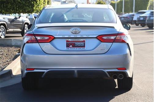 Photo 5 of 31 of 2020 Toyota Camry SE