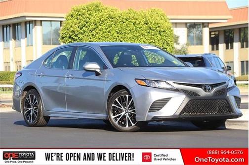 Photo 1 of 31 of 2020 Toyota Camry SE