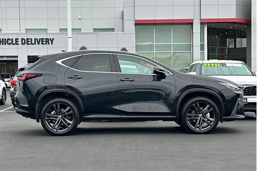 2022 Lexus NX 450h+ Luxury