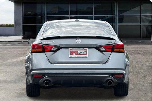 2022 Nissan Altima SR FWD