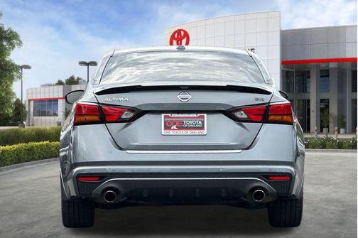 2022 Nissan Altima SR FWD