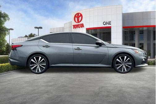 2022 Nissan Altima SR FWD