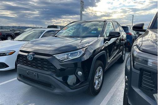 2021 Toyota RAV4 Hybrid XLE