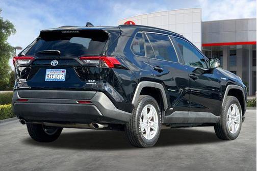 2021 Toyota RAV4 Hybrid XLE