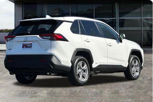 2025 Toyota RAV4 Hybrid LE