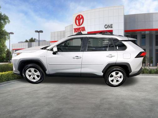 2020 Toyota RAV4 Hybrid XLE