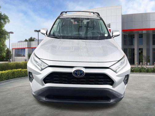 2020 Toyota RAV4 Hybrid XLE