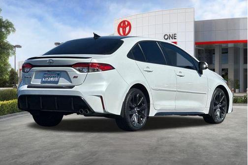 Wind Chill Pearl/Midnight Black Metallic 2023 Toyota Corolla SE