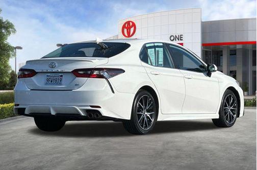 2023 Toyota Camry SE