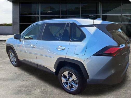 2023 Toyota RAV4 Hybrid LE