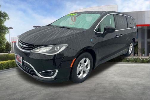 2018 Chrysler Pacifica Hybrid Touring Plus