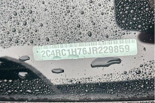 2018 Chrysler Pacifica Hybrid Touring Plus