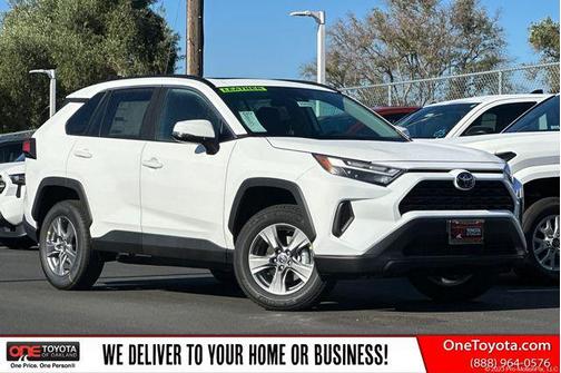 2025 Toyota RAV4 XLE